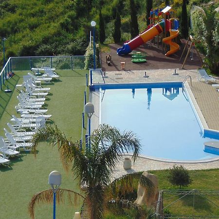 Tus'Hotel Apartments Tusa Bagian luar foto