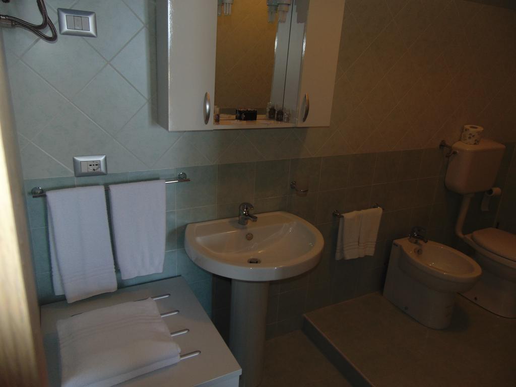 Tus'Hotel Apartments Tusa Bagian luar foto