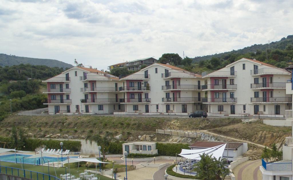 Tus'Hotel Apartments Tusa Bagian luar foto