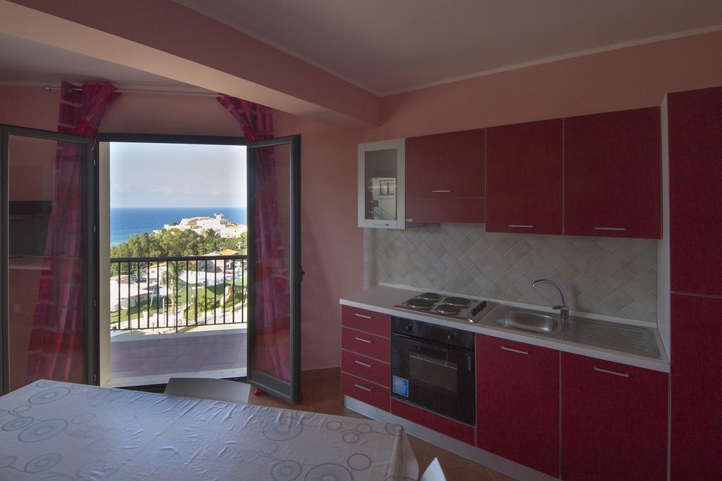 Tus'Hotel Apartments Tusa Bagian luar foto
