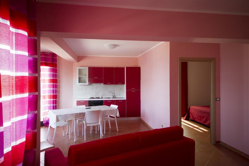 Tus'Hotel Apartments Tusa Bagian luar foto