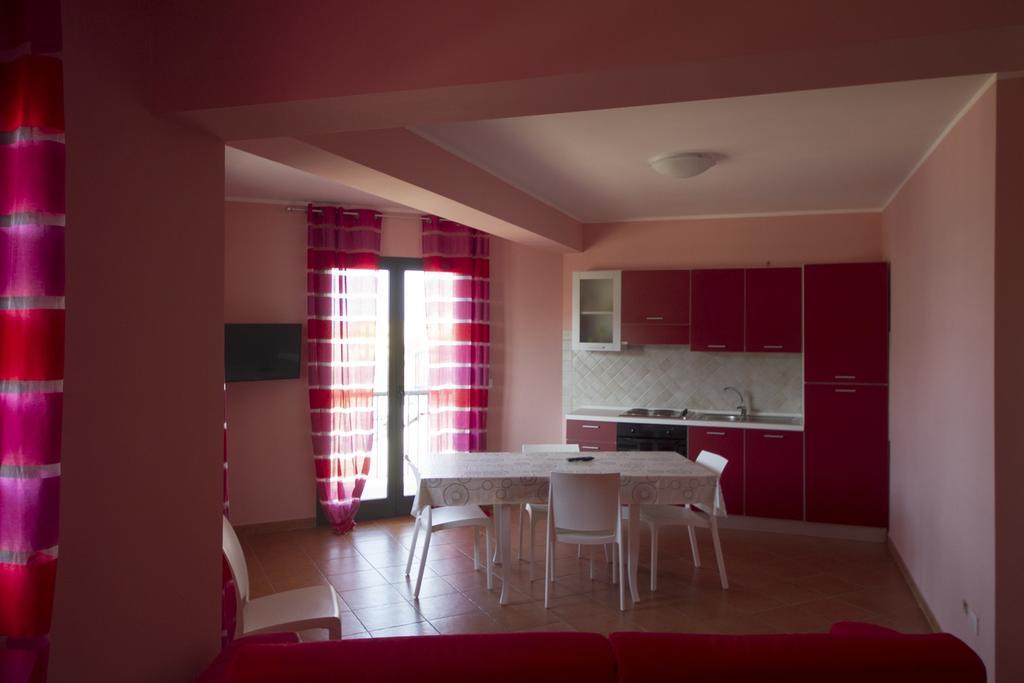 Tus'Hotel Apartments Tusa Bagian luar foto